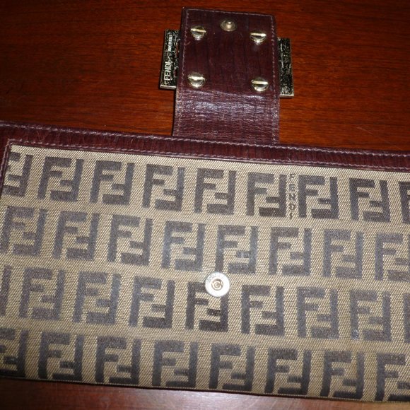Fendi Signature Wallet - Picture 4 of 14